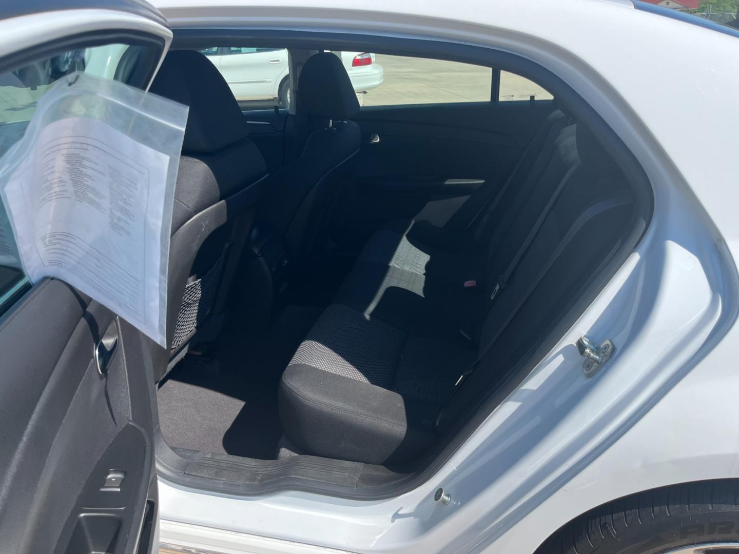 2012 white /black Chevrolet Malibu 1LT (1G1ZC5EU4CF) with an 2.4L L4 DOHC 16V FFV engine, 6-Speed Automatic transmission, located at 14700 Tomball Parkway 249, Houston, TX, 77086, (281) 444-2200, 29.928619, -95.504074 - Photo#9